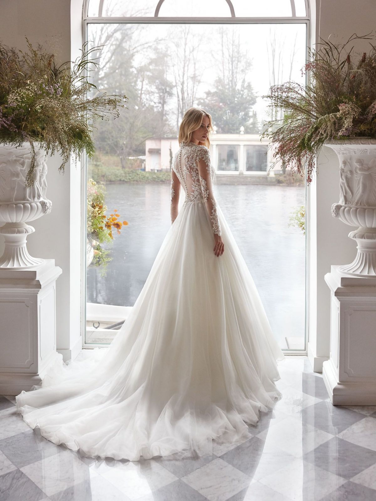 Rückenansicht Brautkleid A-Linie Langarm H6798