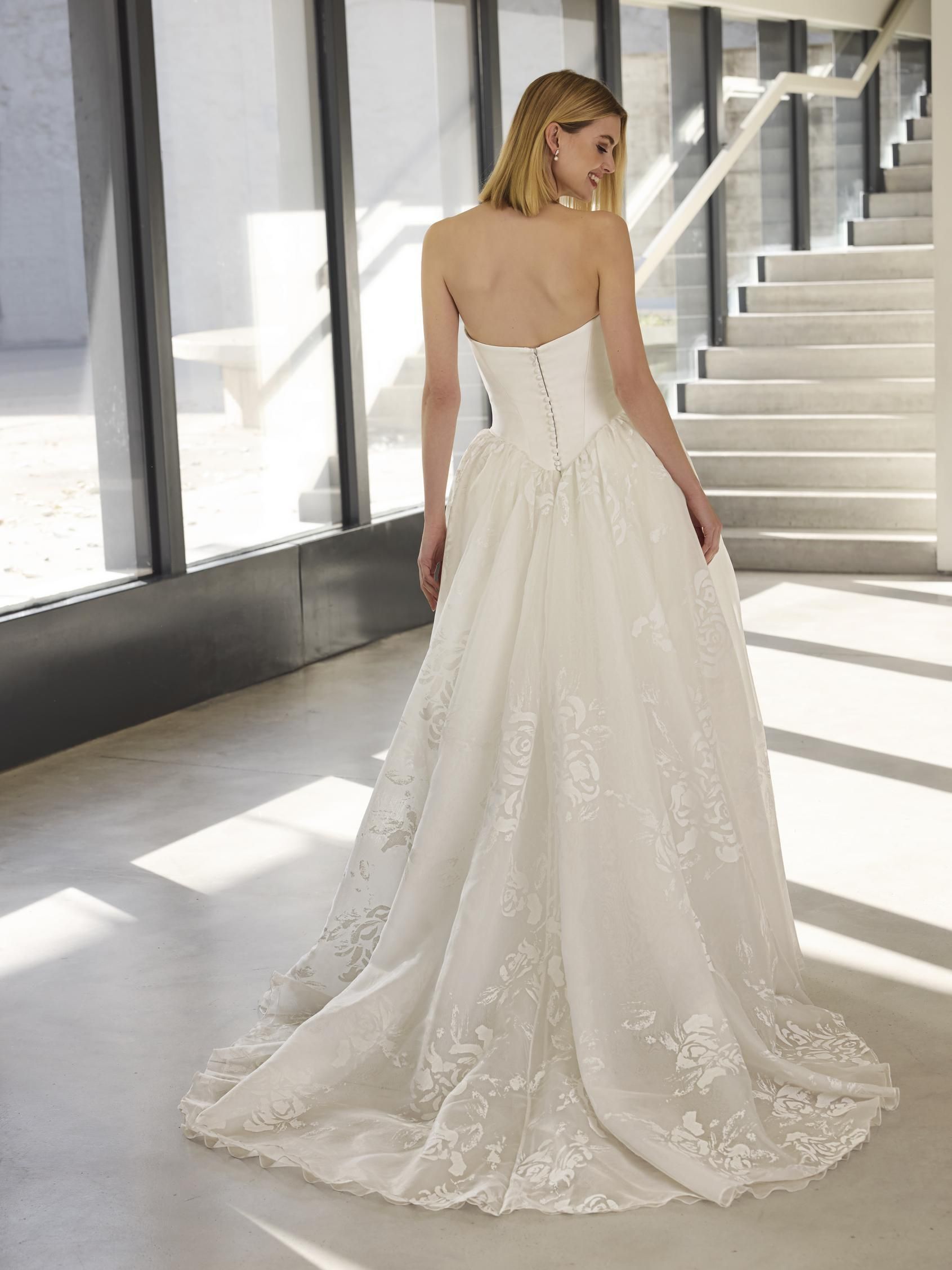 Rückenansicht Brautkleid A-Linie Herzausschnitt H9487