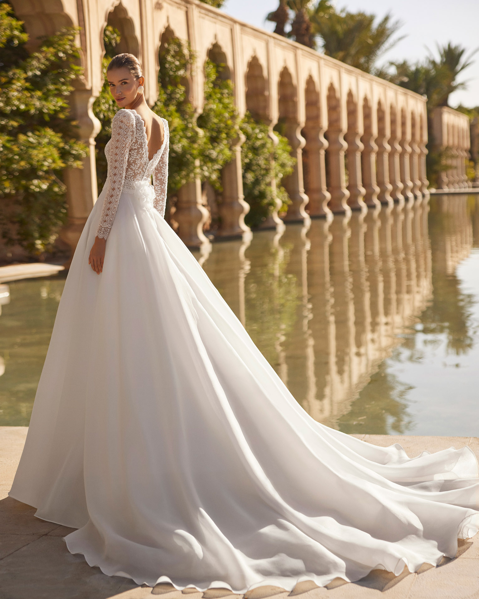Rückenansicht Brautkleid A-Linie Carré Ausschnitt H9502