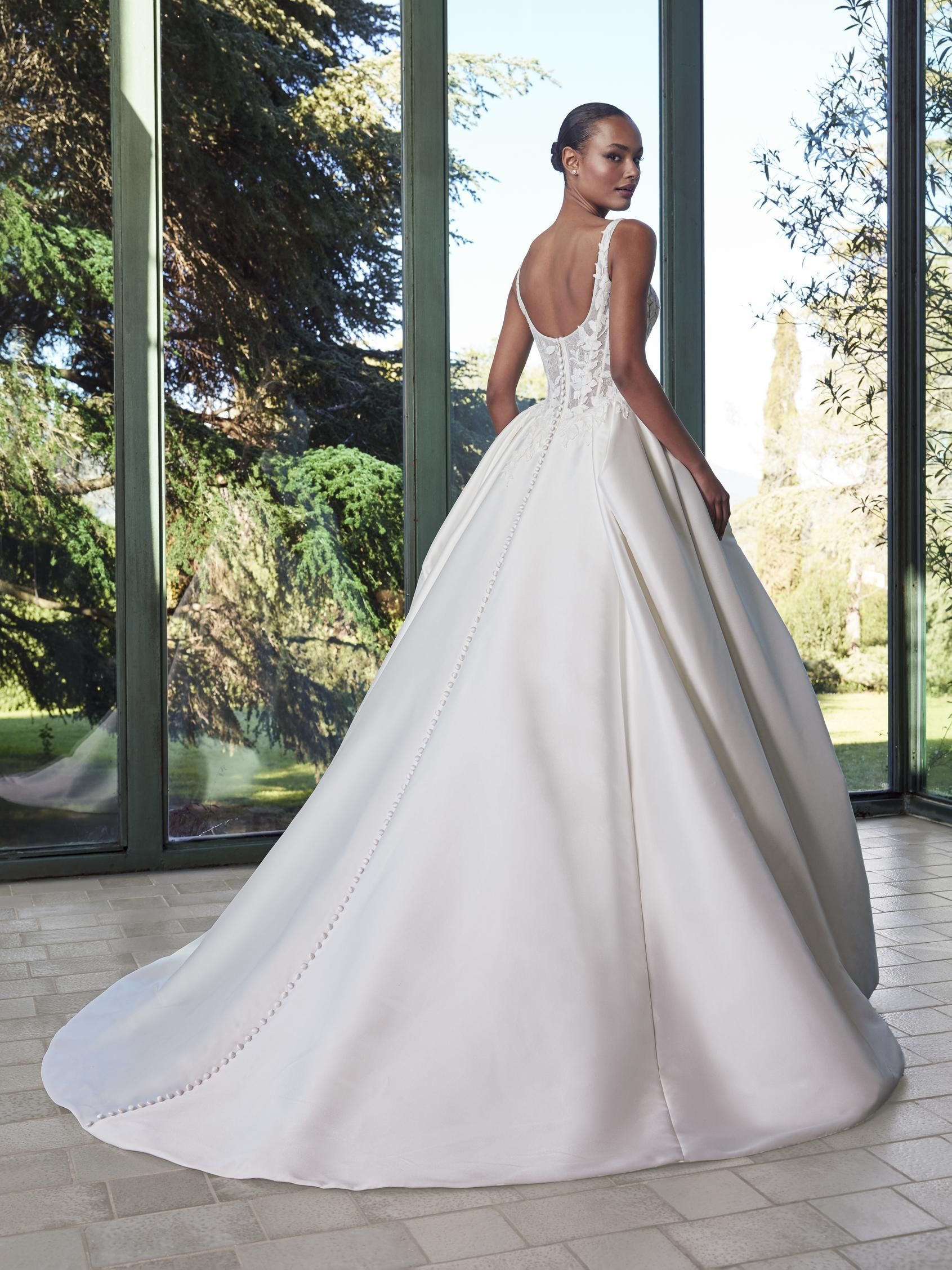 Rückenansicht Brautkleid A-Linie Carré Ausschnitt H9522
