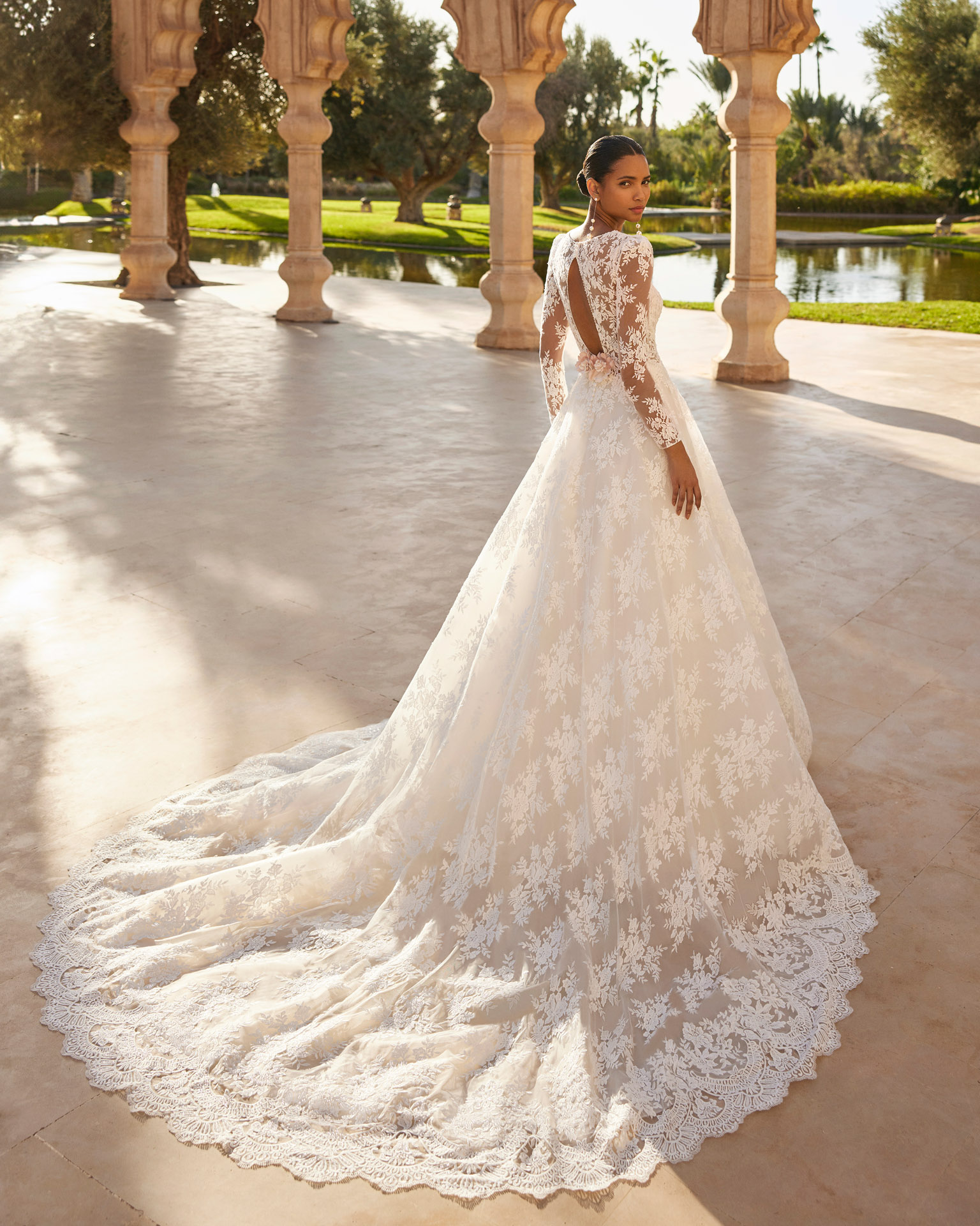 Rückenansicht Brautkleid A-Linie Carré Ausschnitt H9536