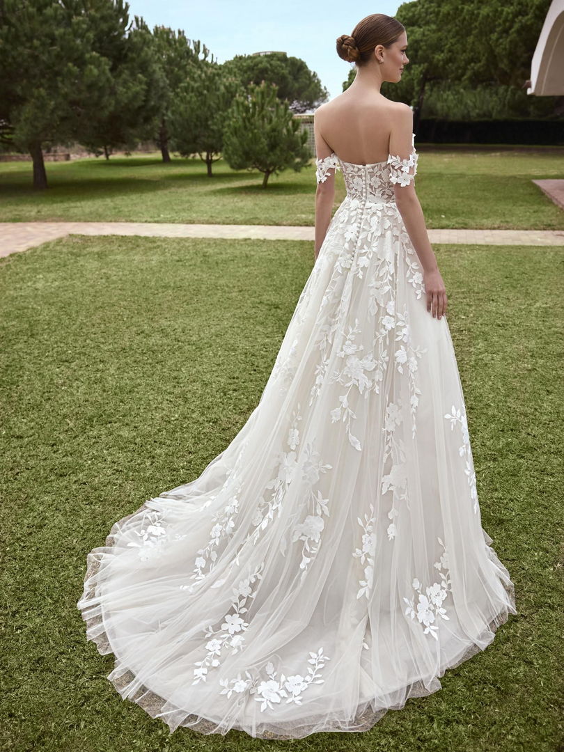 Rückenansicht Brautkleid A-Linie Carmen H9577