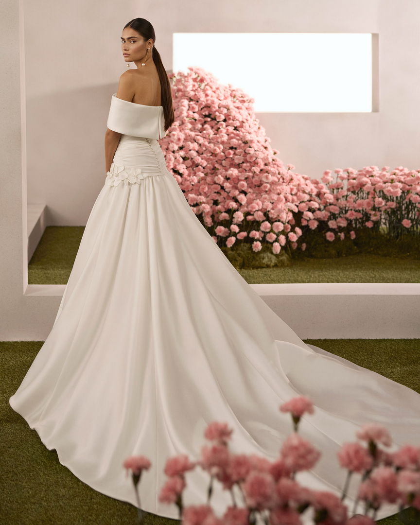 Rückenansicht Brautkleid A-Linie Bandeau H9608
