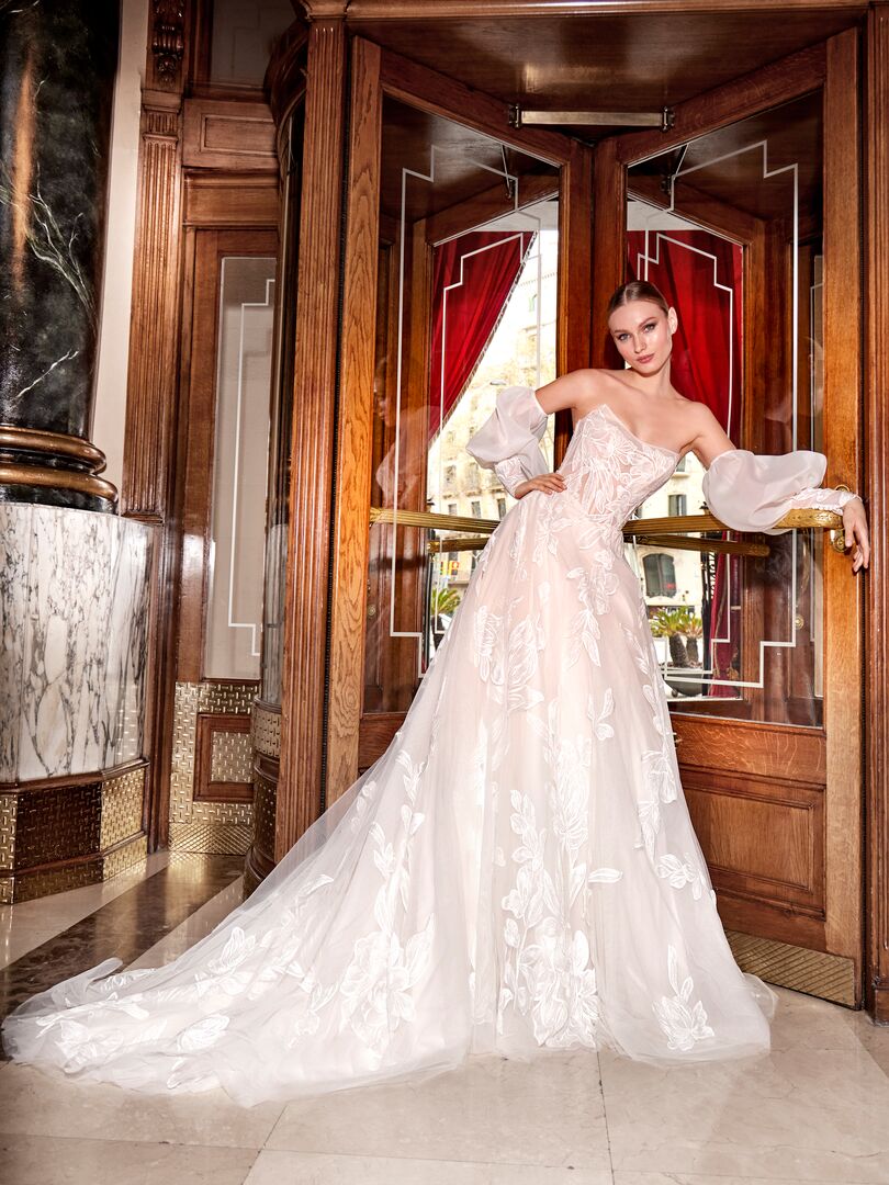 Brautkleid A-Linie Bandeau H9671