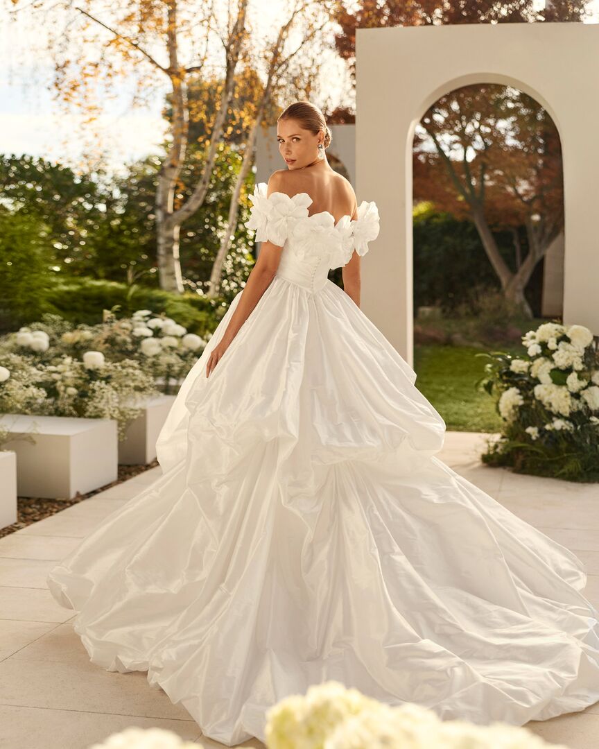 Rückenansicht Brautkleid A-Linie Bandeau H9852