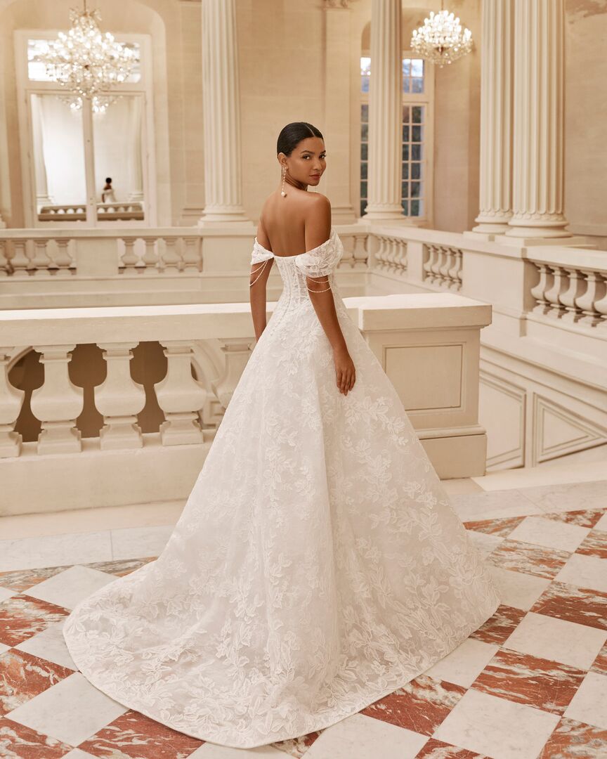 Rückenansicht Brautkleid A-Linie Corsage trägerlos H9860