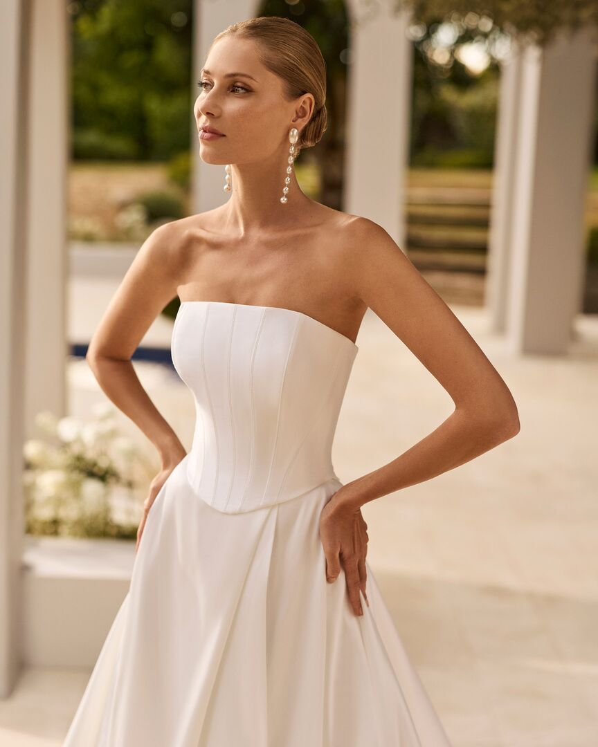 Rückenansicht Brautkleid A-Linie Corsage trägerlos H9871