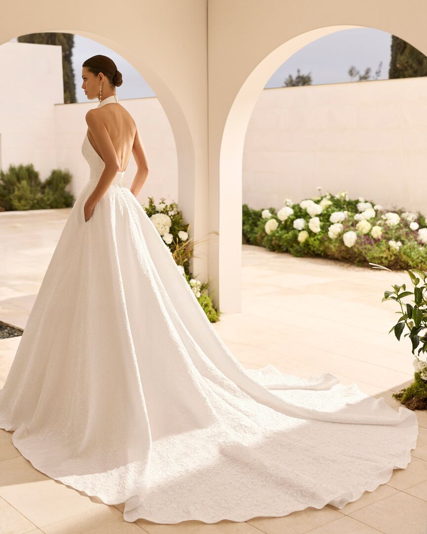 Rückenansicht Brautkleid A-Linie Neckholder H9874
