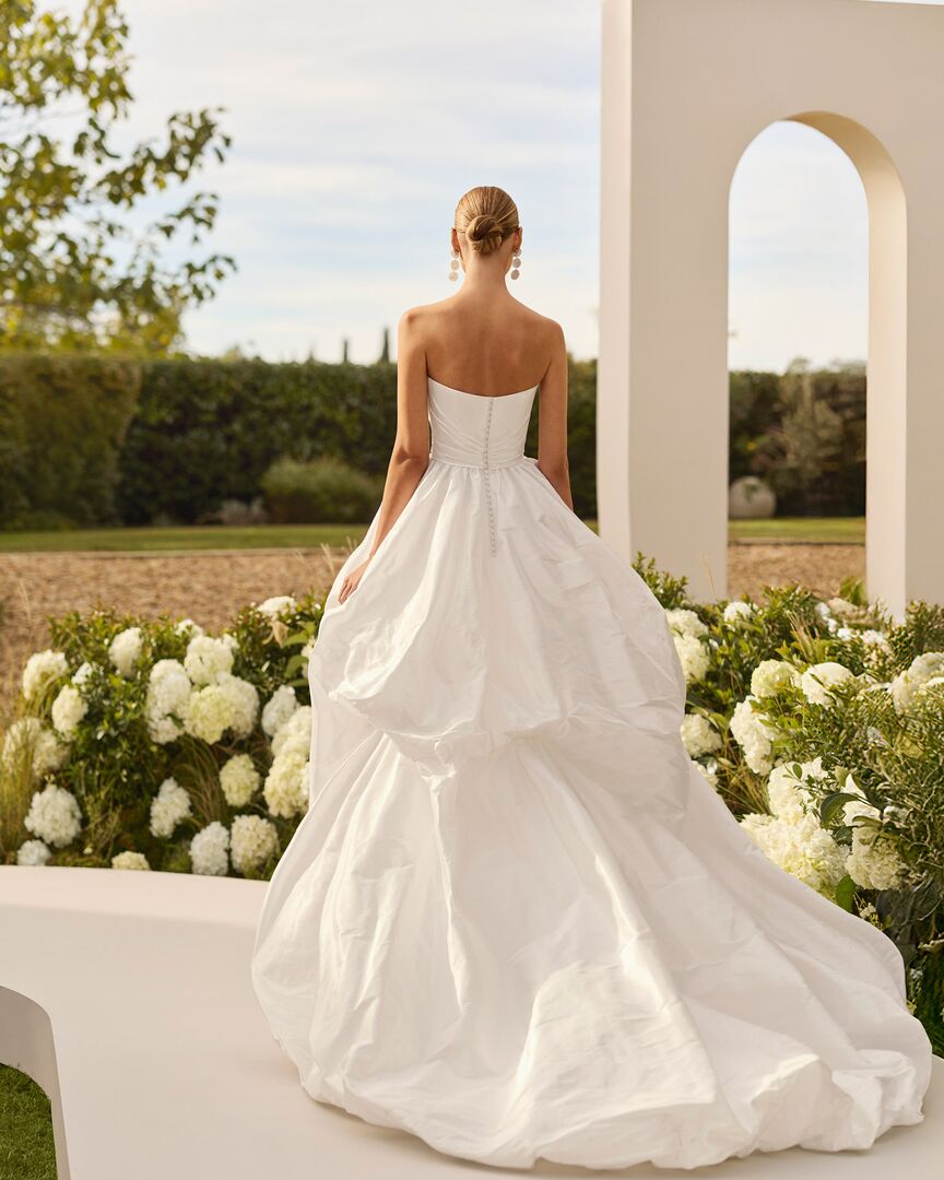 Rückenansicht Brautkleid A-Linie Corsage trägerlos H9875
