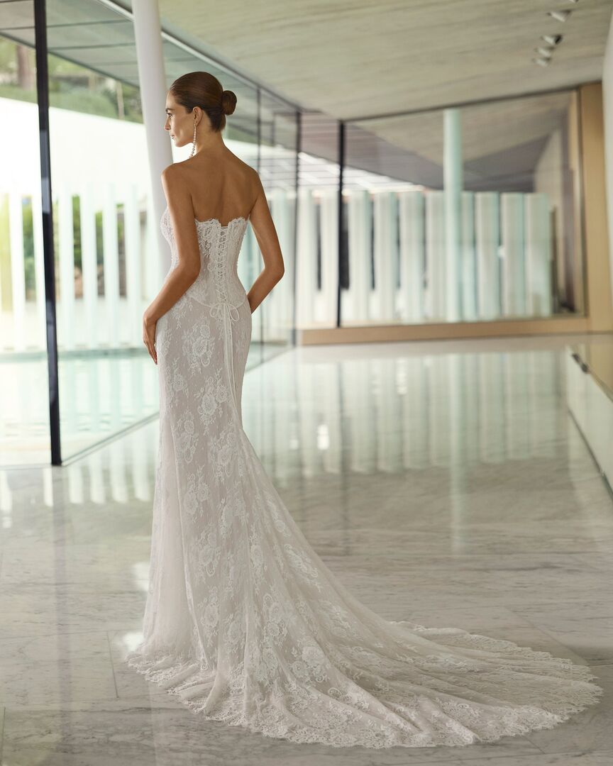 Rückenansicht Brautkleid Fit and flare Corsage trägerlos H9891