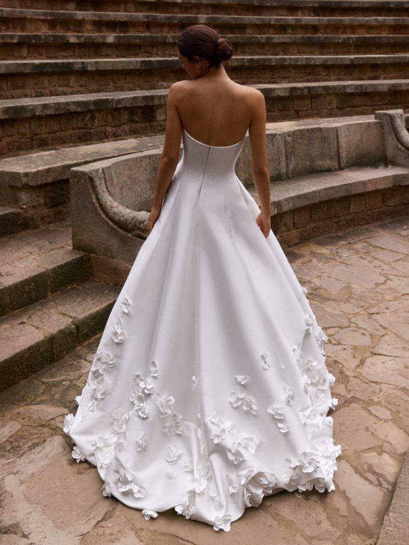 Rückenansicht Brautkleid A-Linie Corsage trägerlos H9917