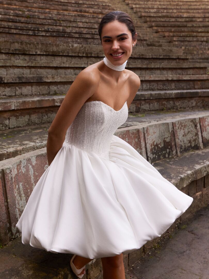 Rückenansicht Brautkleid Princess Kurz H9918