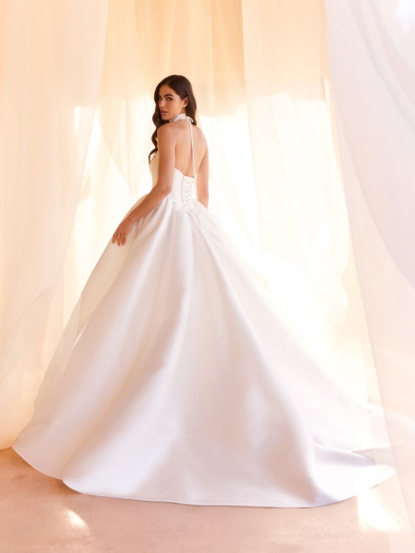 Rückenansicht Brautkleid A-Linie Corsage trägerlos H9931